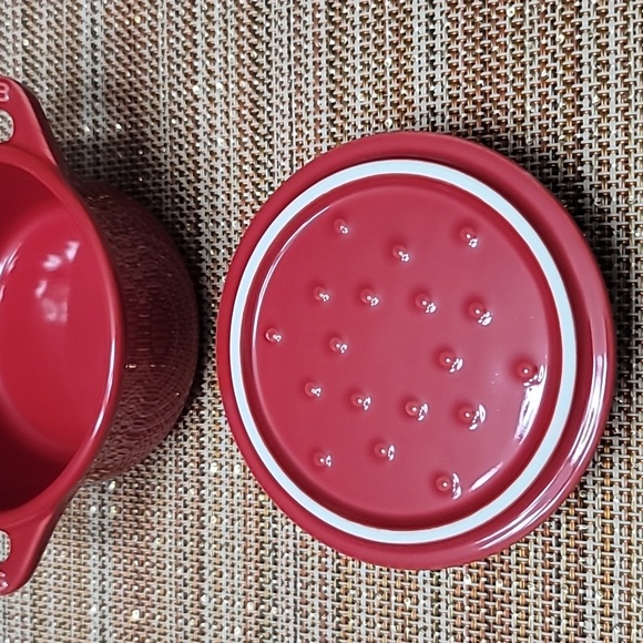 STAUB Ceramic Red 10cm Mini Round Cocotte, NWOT - Picture 4 of 8